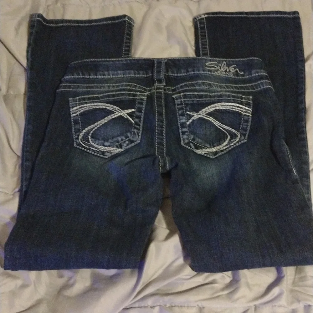 - Jeans - Picture 2 of 4